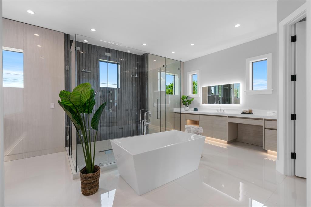 TEQUESTA COUNTRY CLUB - Residential