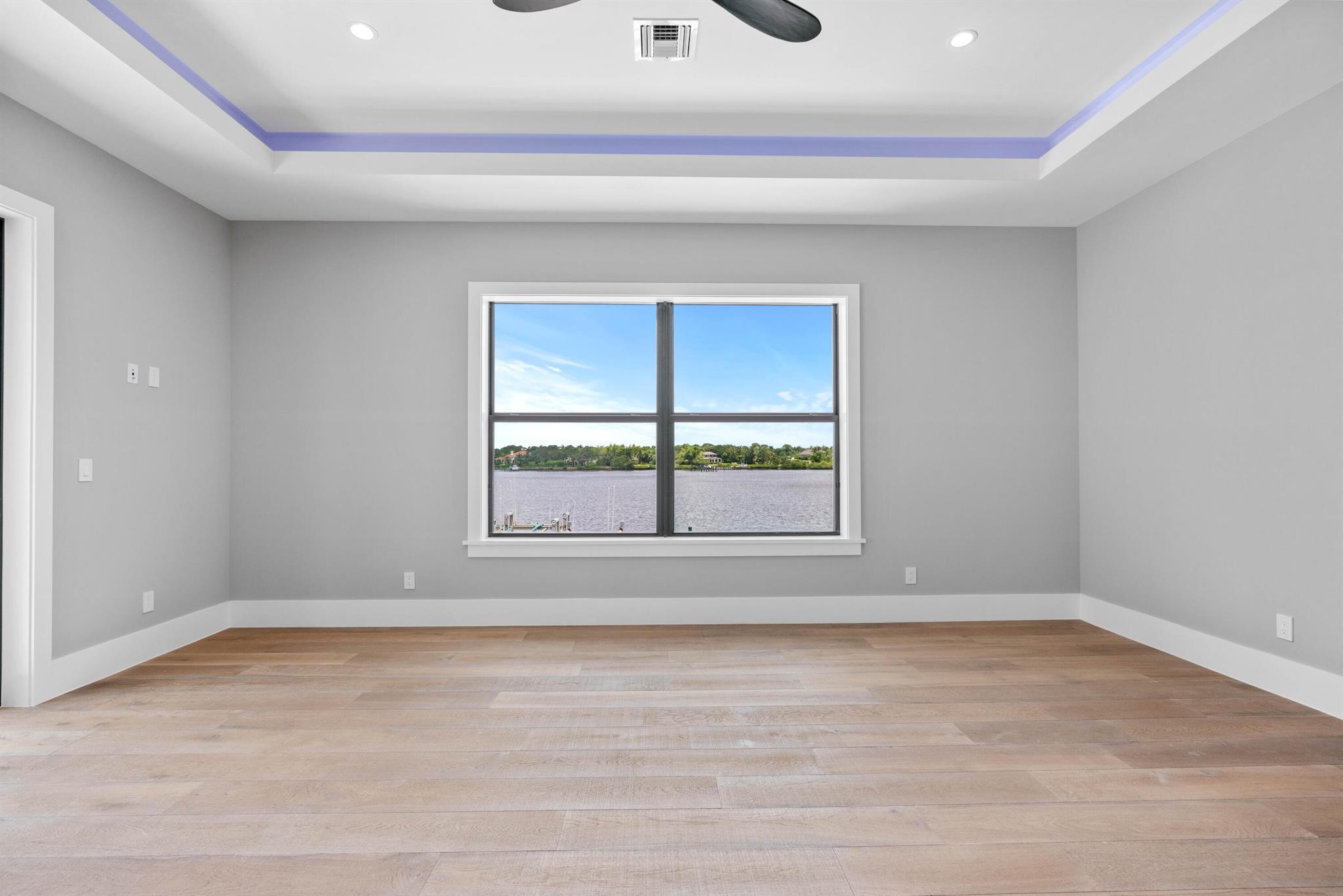 TEQUESTA COUNTRY CLUB - Residential