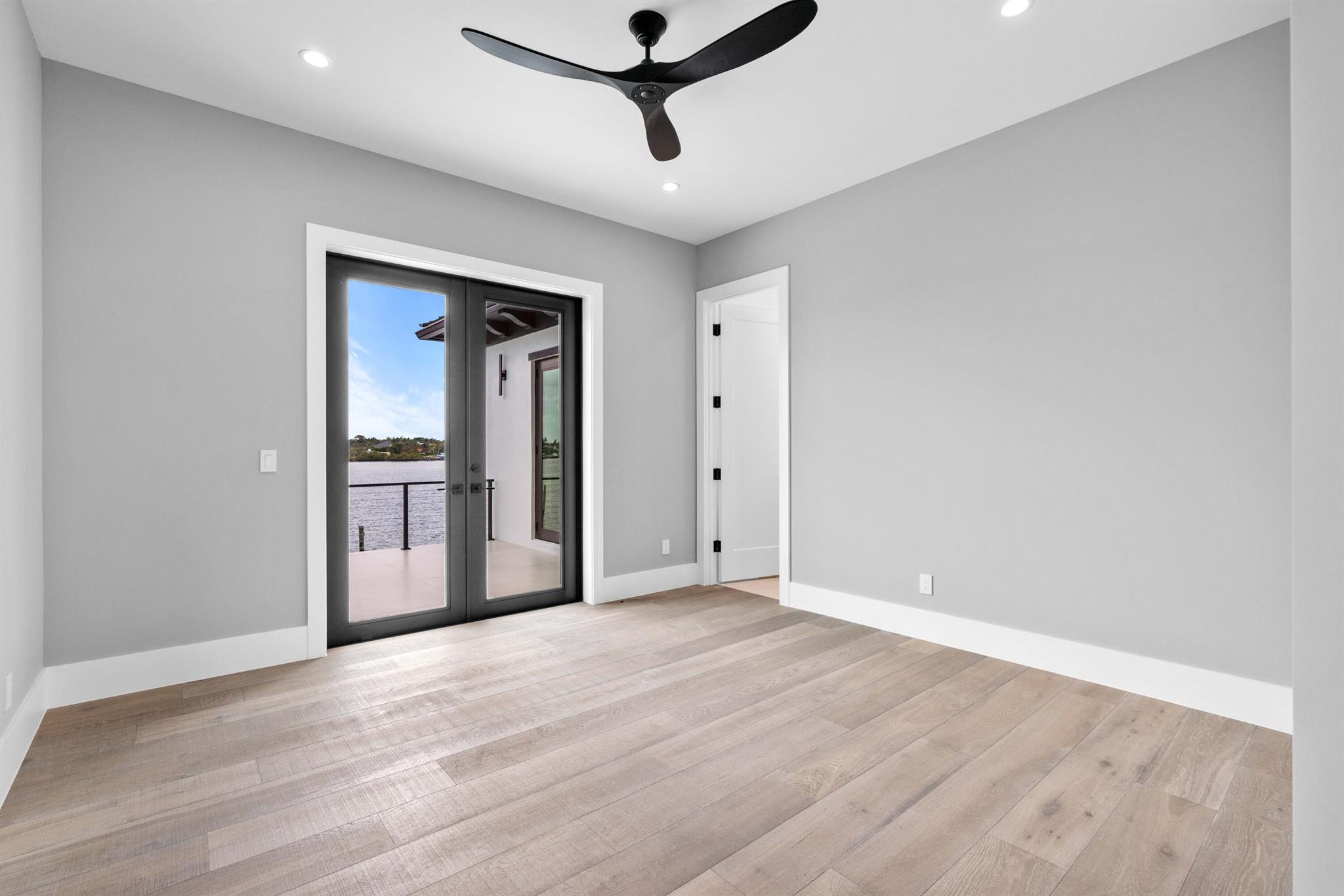 TEQUESTA COUNTRY CLUB - Residential