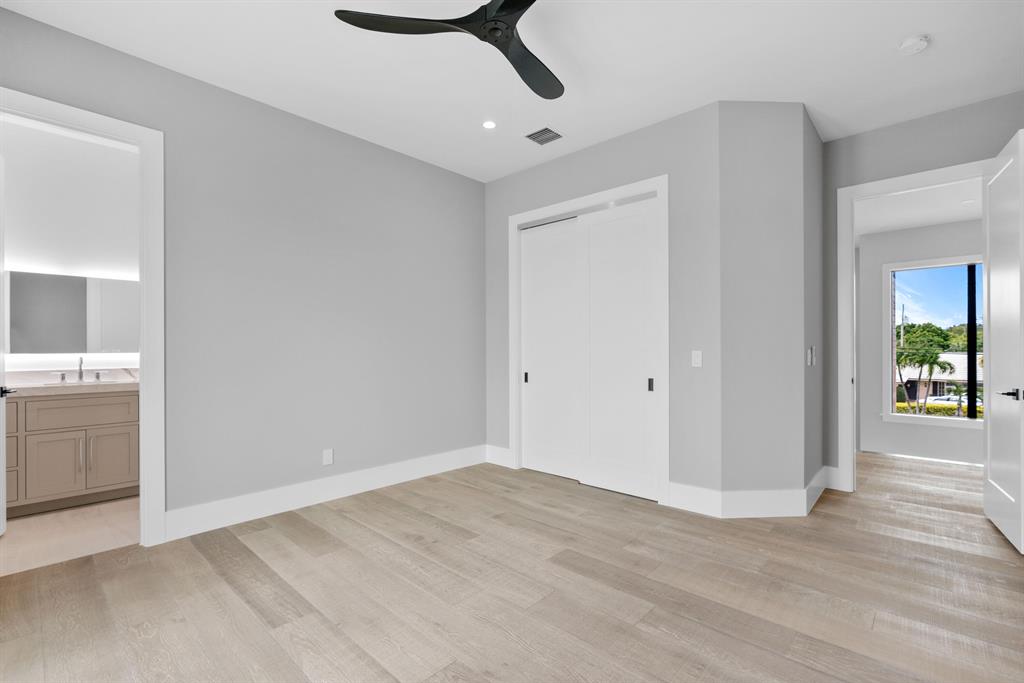 TEQUESTA COUNTRY CLUB - Residential