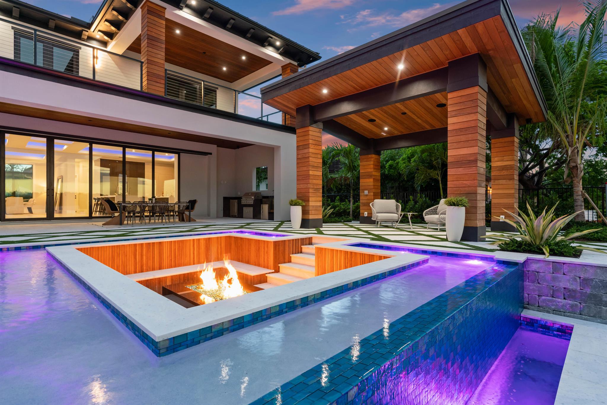 TEQUESTA COUNTRY CLUB - Residential