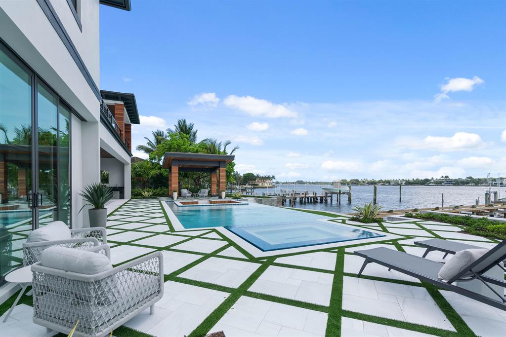 TEQUESTA COUNTRY CLUB - Residential