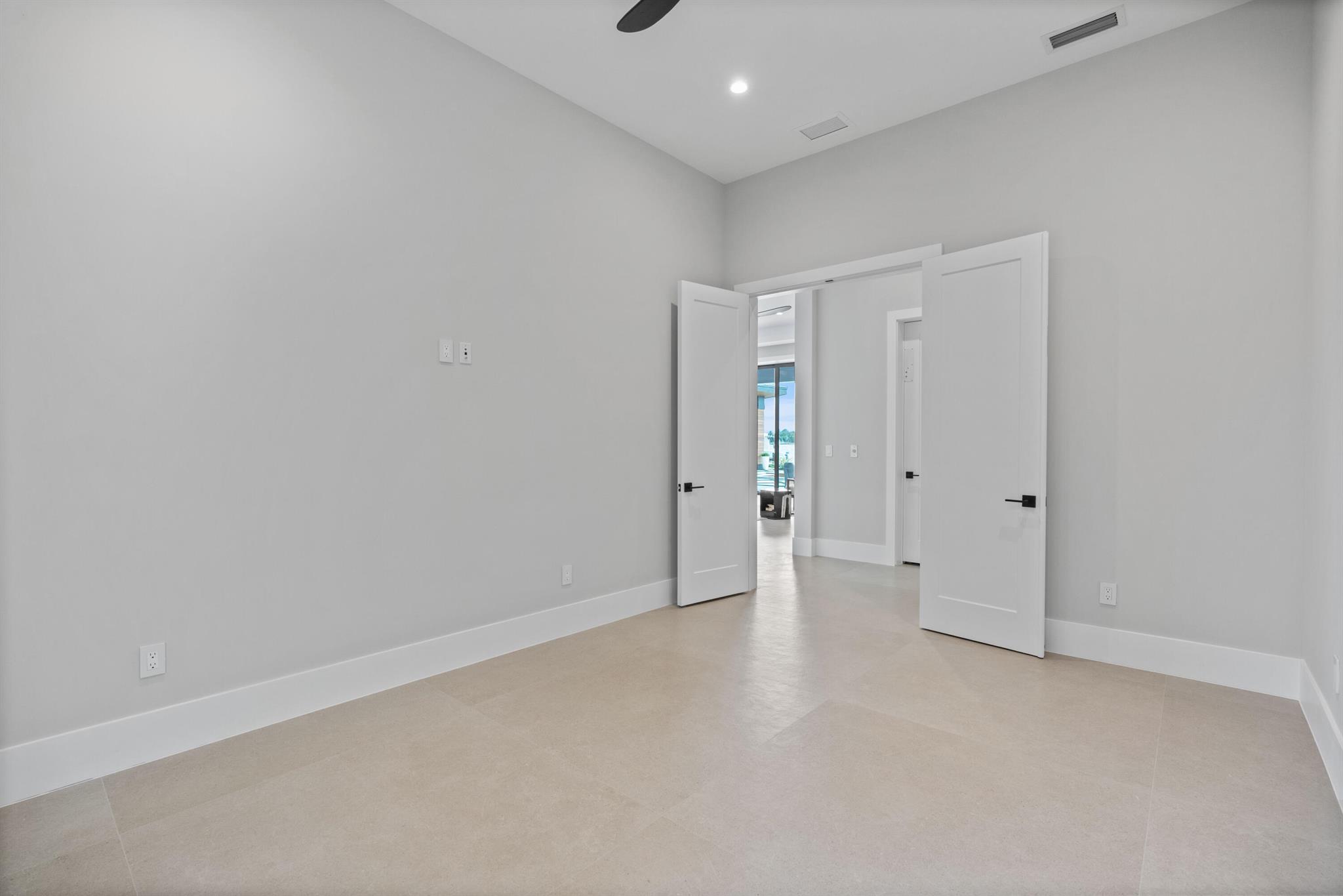 TEQUESTA COUNTRY CLUB - Residential