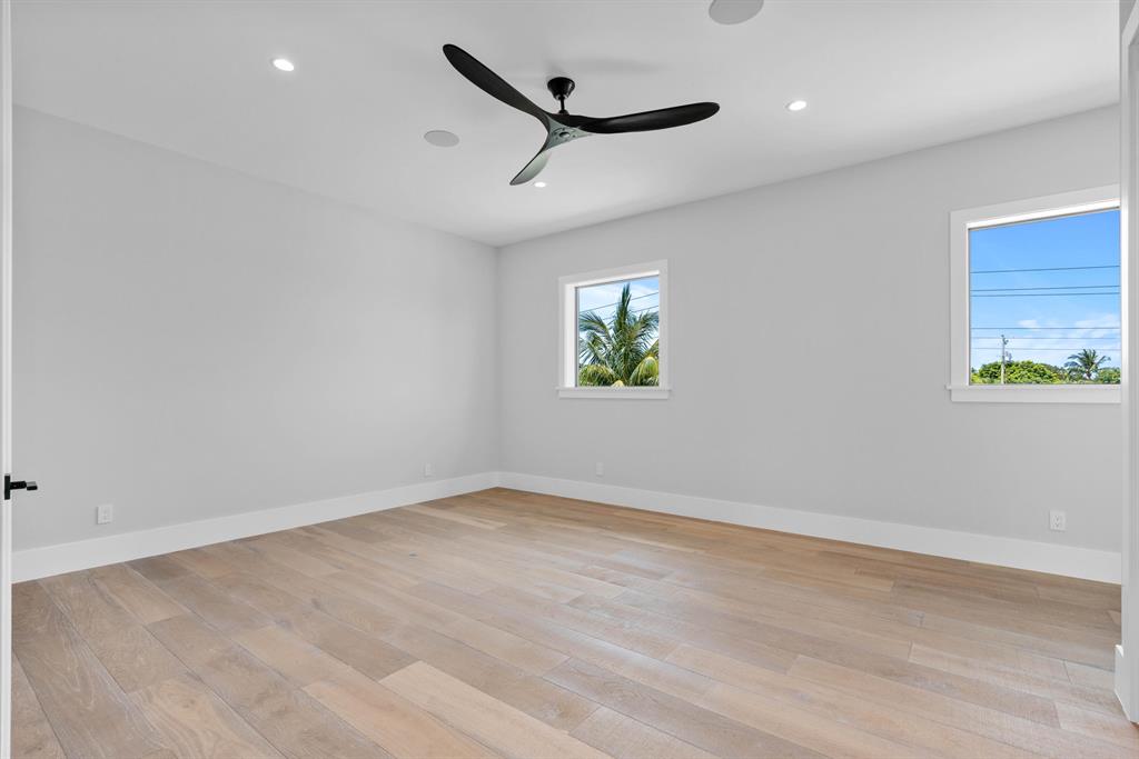 TEQUESTA COUNTRY CLUB - Residential