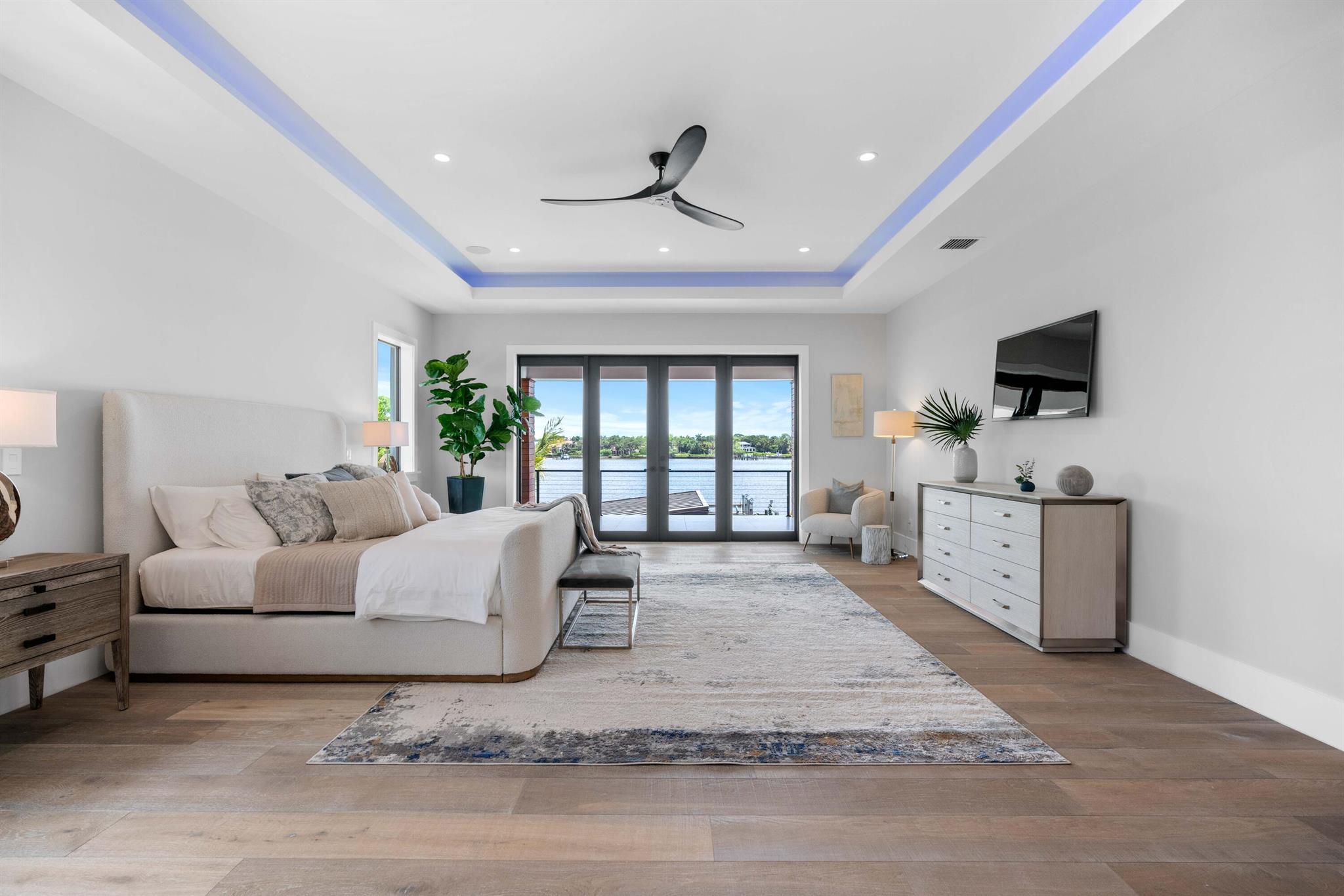TEQUESTA COUNTRY CLUB - Residential