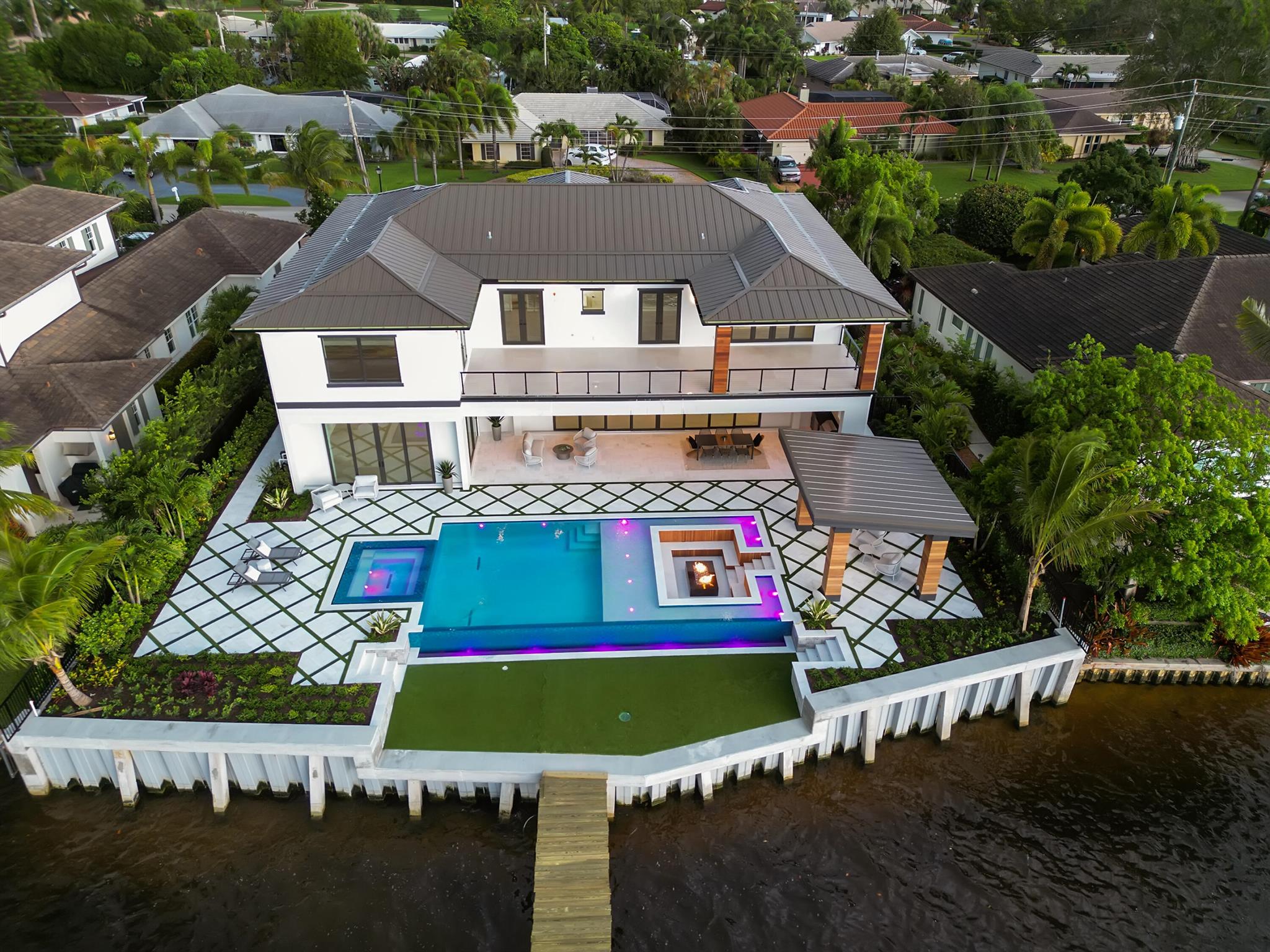 TEQUESTA COUNTRY CLUB - Residential