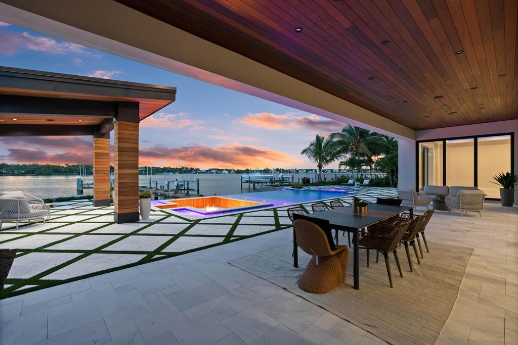 TEQUESTA COUNTRY CLUB - Residential