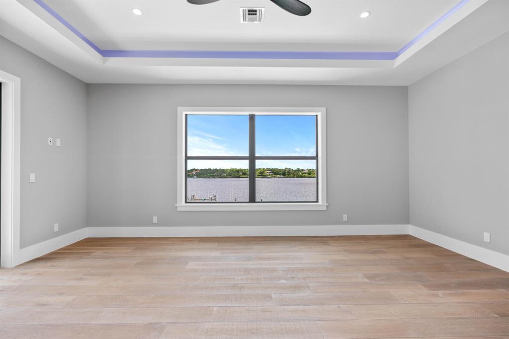 TEQUESTA COUNTRY CLUB - Residential