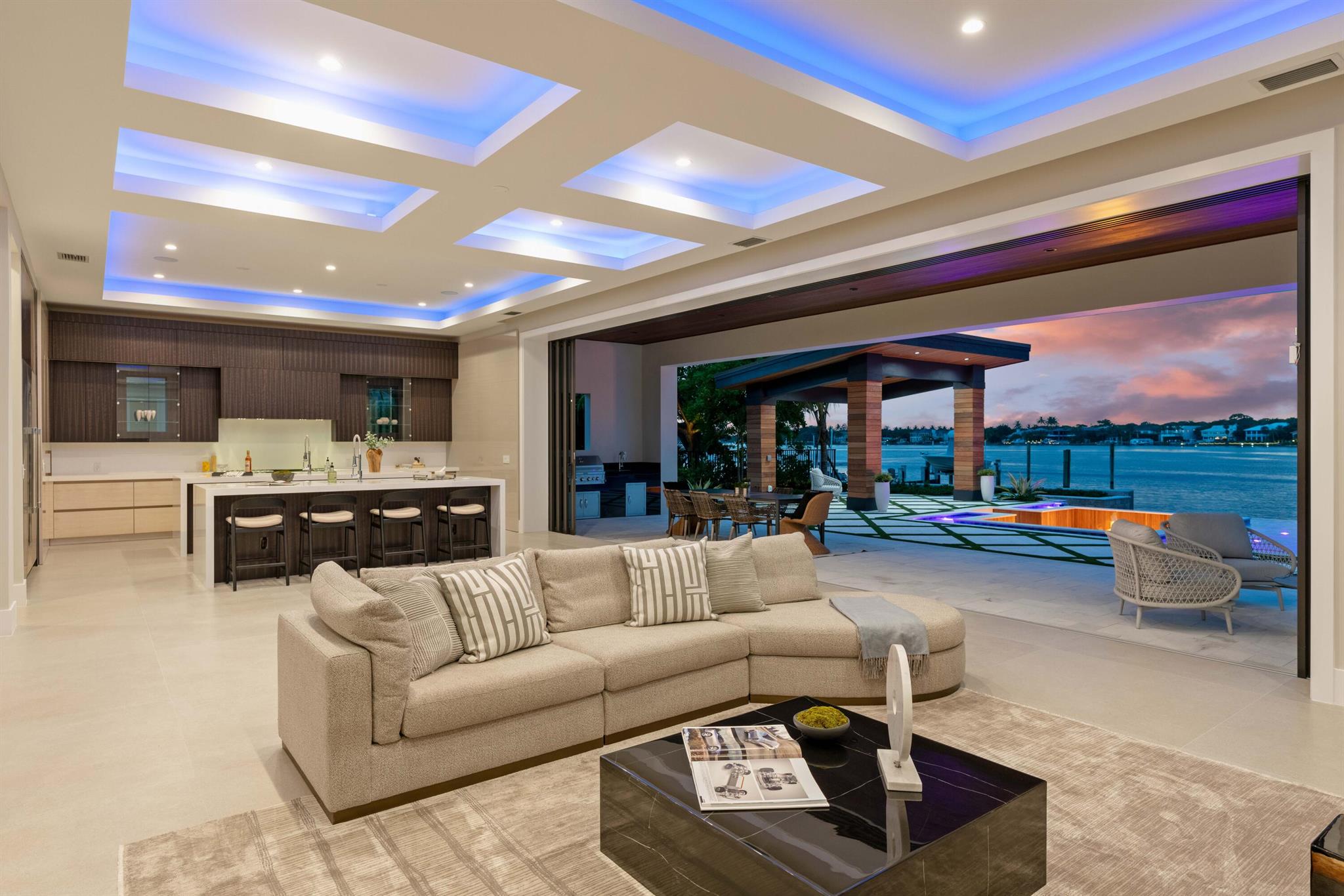 TEQUESTA COUNTRY CLUB - Residential