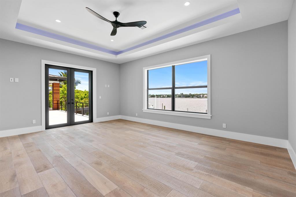 TEQUESTA COUNTRY CLUB - Residential