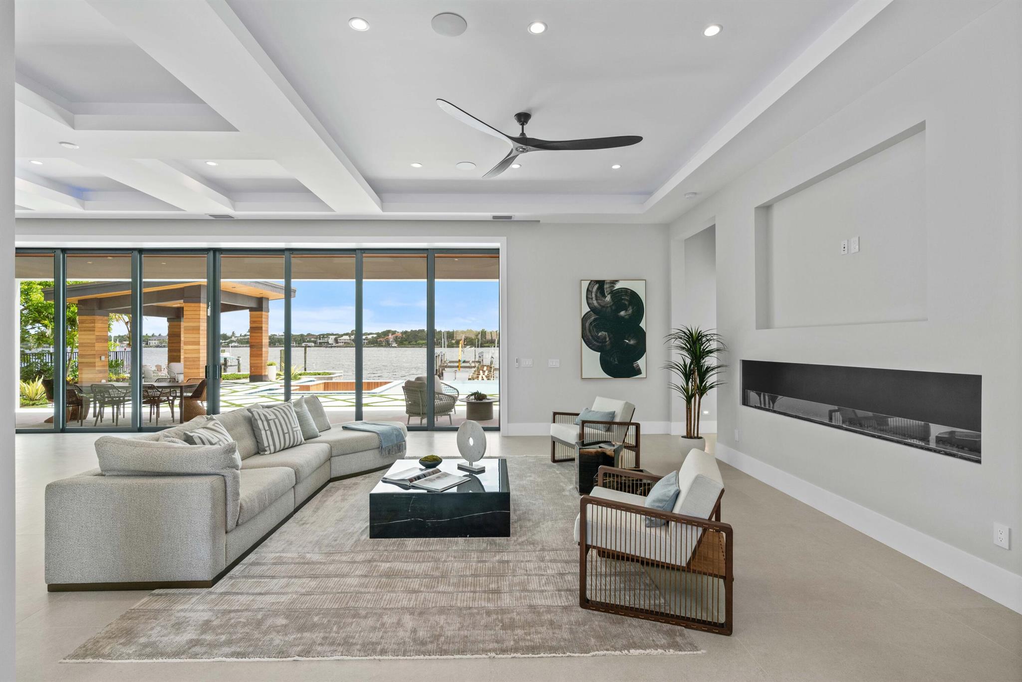 TEQUESTA COUNTRY CLUB - Residential