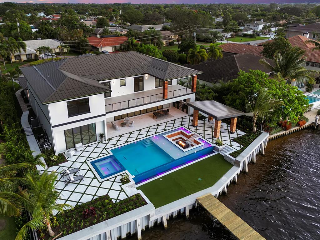 TEQUESTA COUNTRY CLUB - Residential