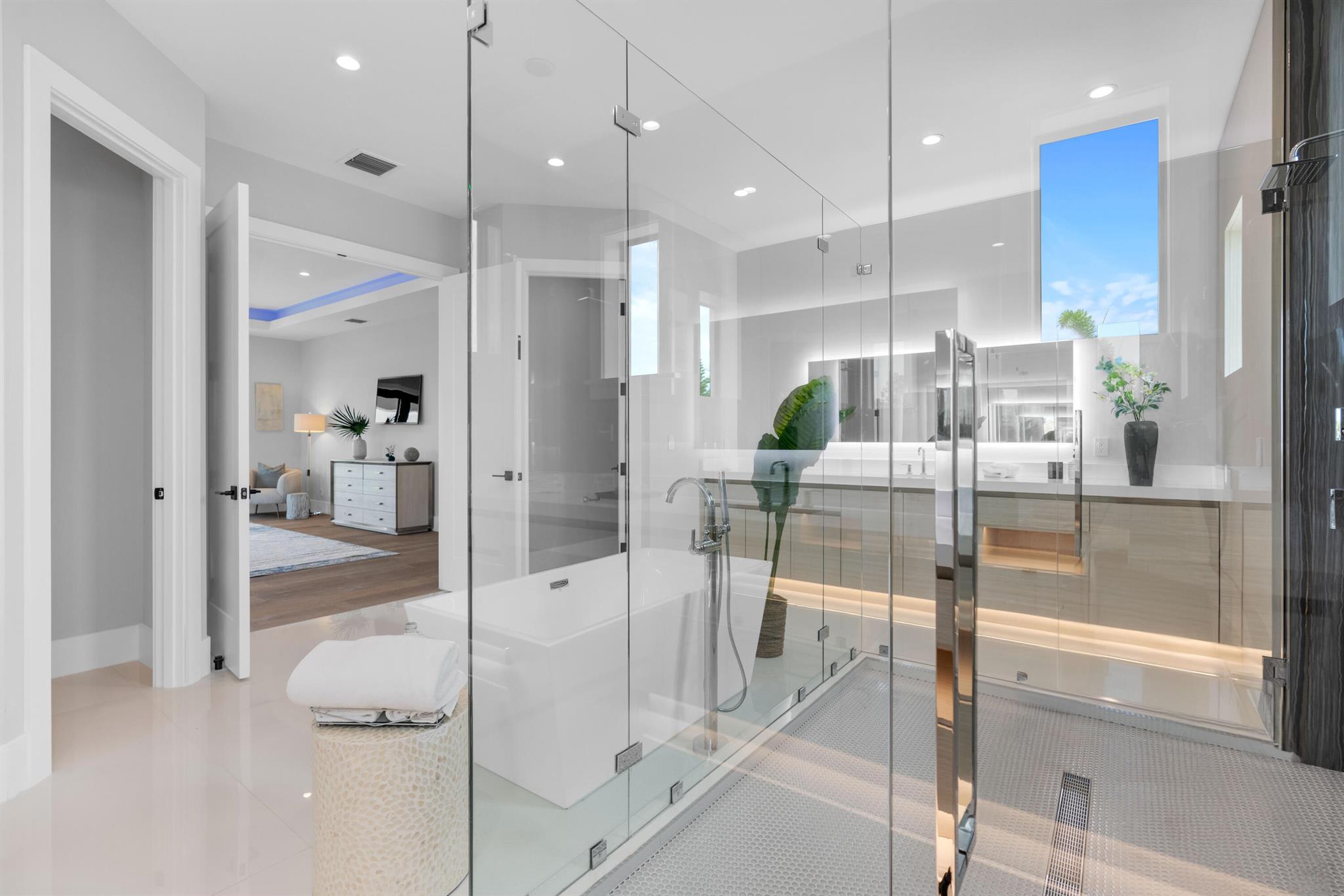 TEQUESTA COUNTRY CLUB - Residential