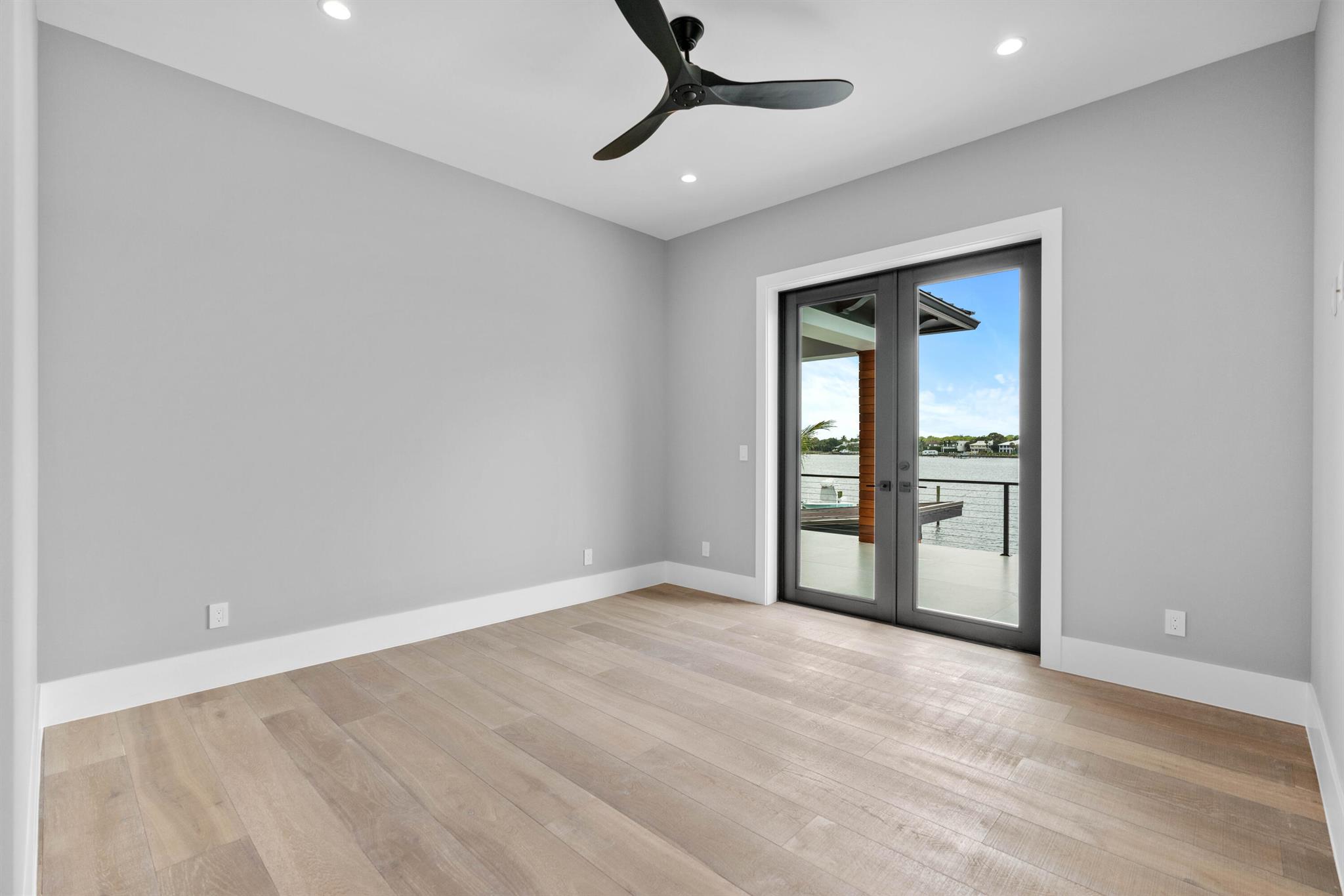 TEQUESTA COUNTRY CLUB - Residential