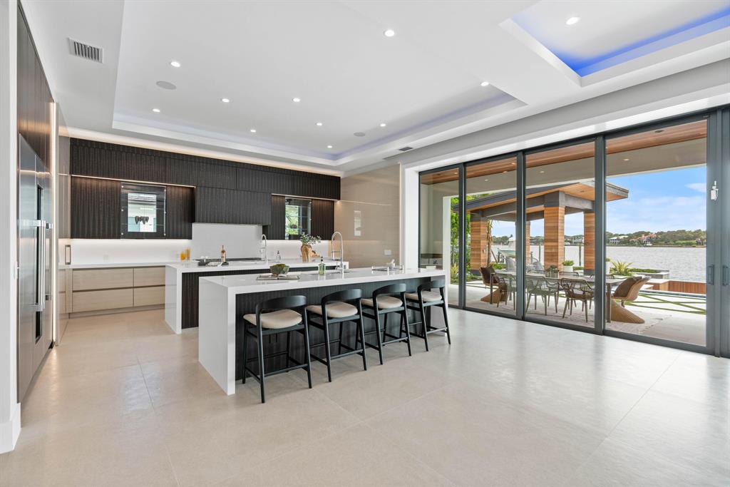 TEQUESTA COUNTRY CLUB - Residential