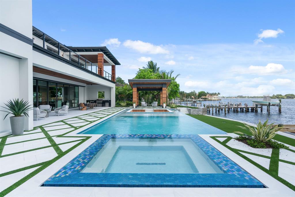 TEQUESTA COUNTRY CLUB - Residential