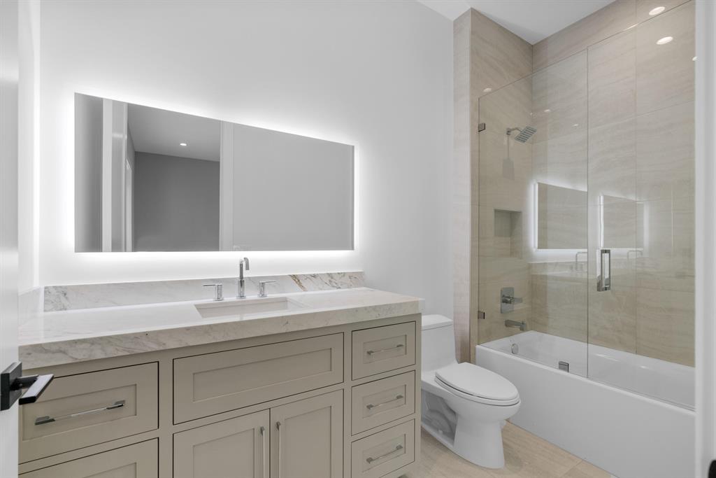 TEQUESTA COUNTRY CLUB - Residential