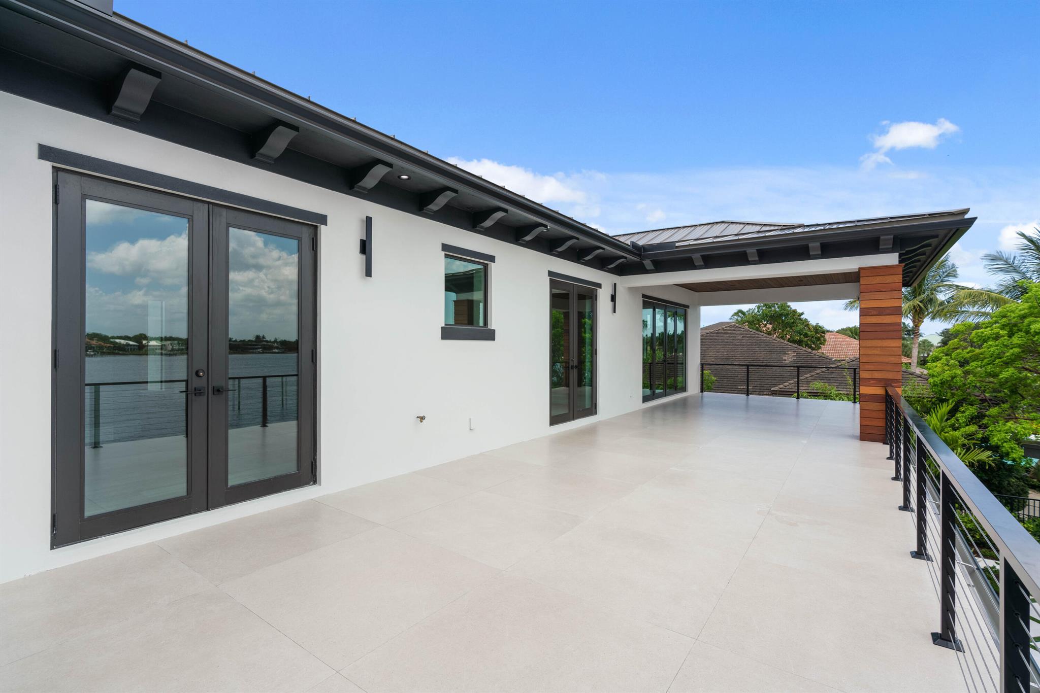 TEQUESTA COUNTRY CLUB - Residential