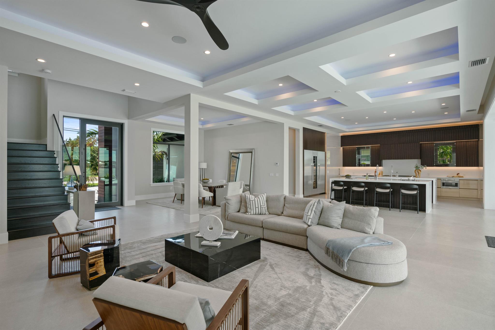 TEQUESTA COUNTRY CLUB - Residential