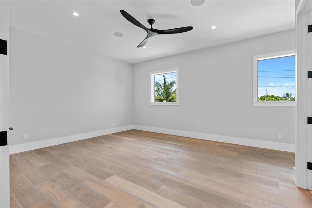 TEQUESTA COUNTRY CLUB - Residential