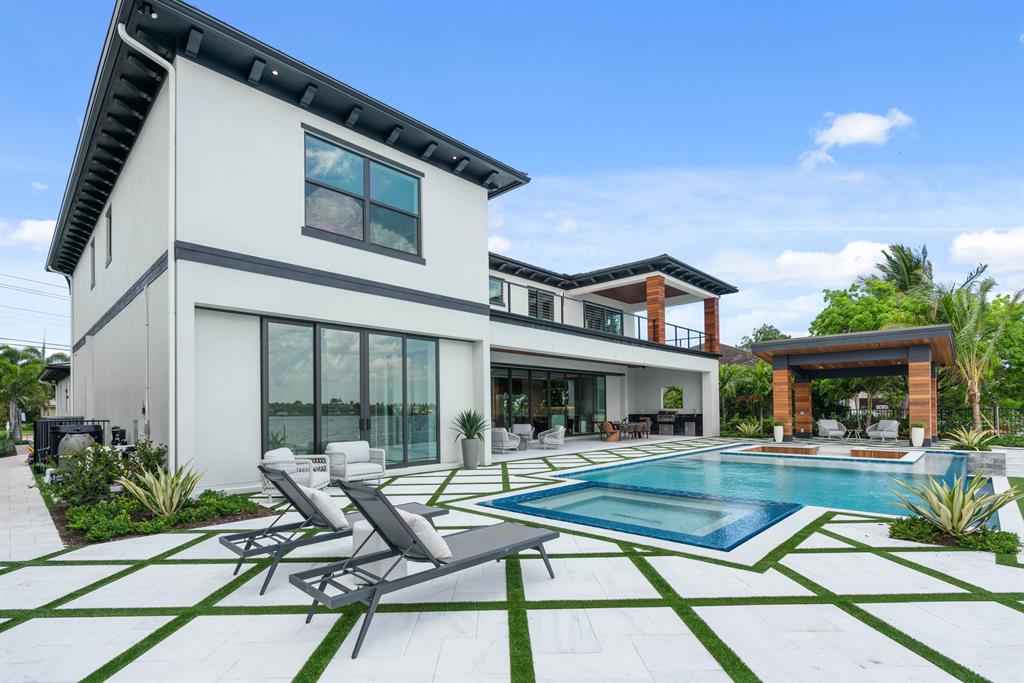 TEQUESTA COUNTRY CLUB - Residential