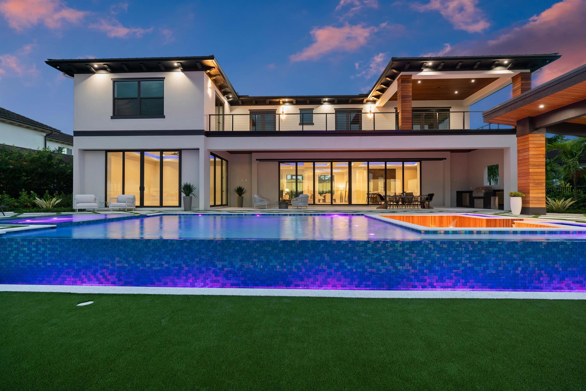 TEQUESTA COUNTRY CLUB - Residential