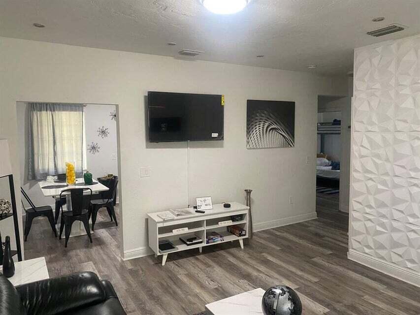 Hallandale Park - Residential Lease