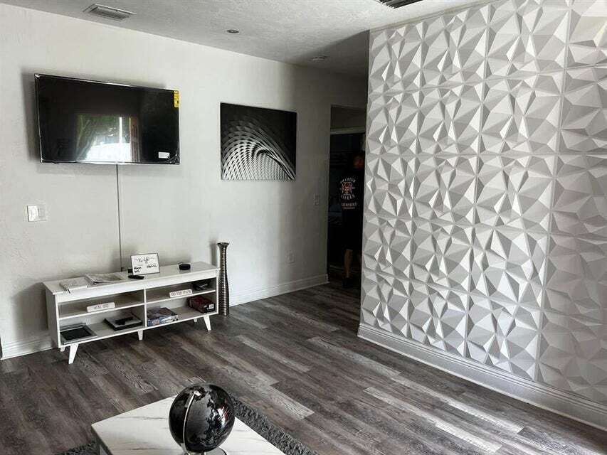 Hallandale Park - Residential Lease