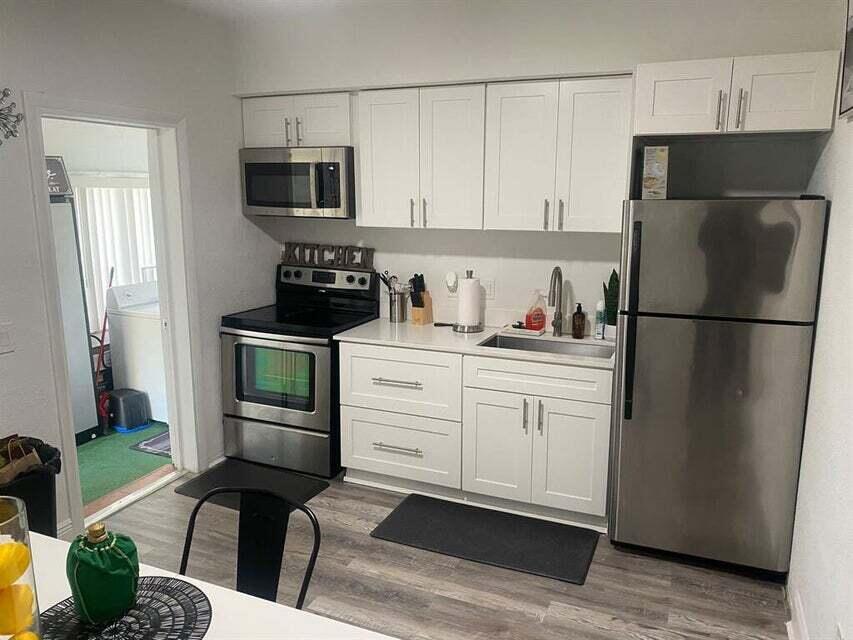 Hallandale Park - Residential Lease