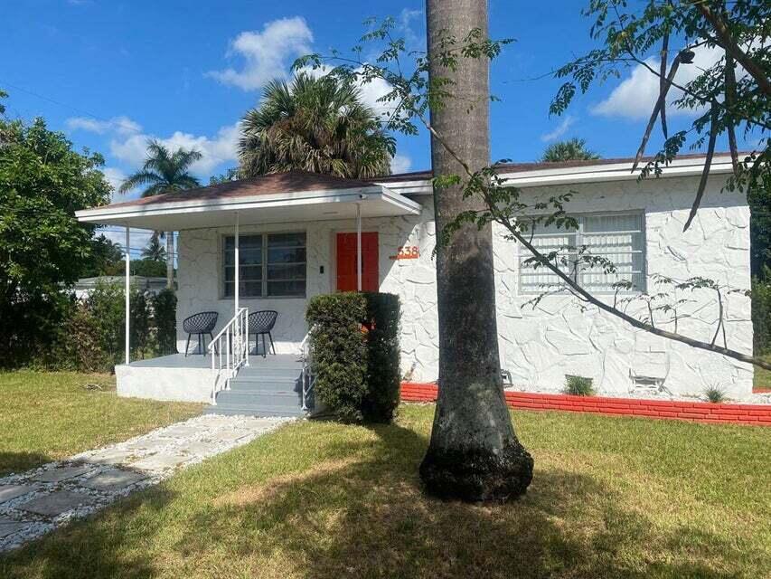 Hallandale Park - Residential Lease