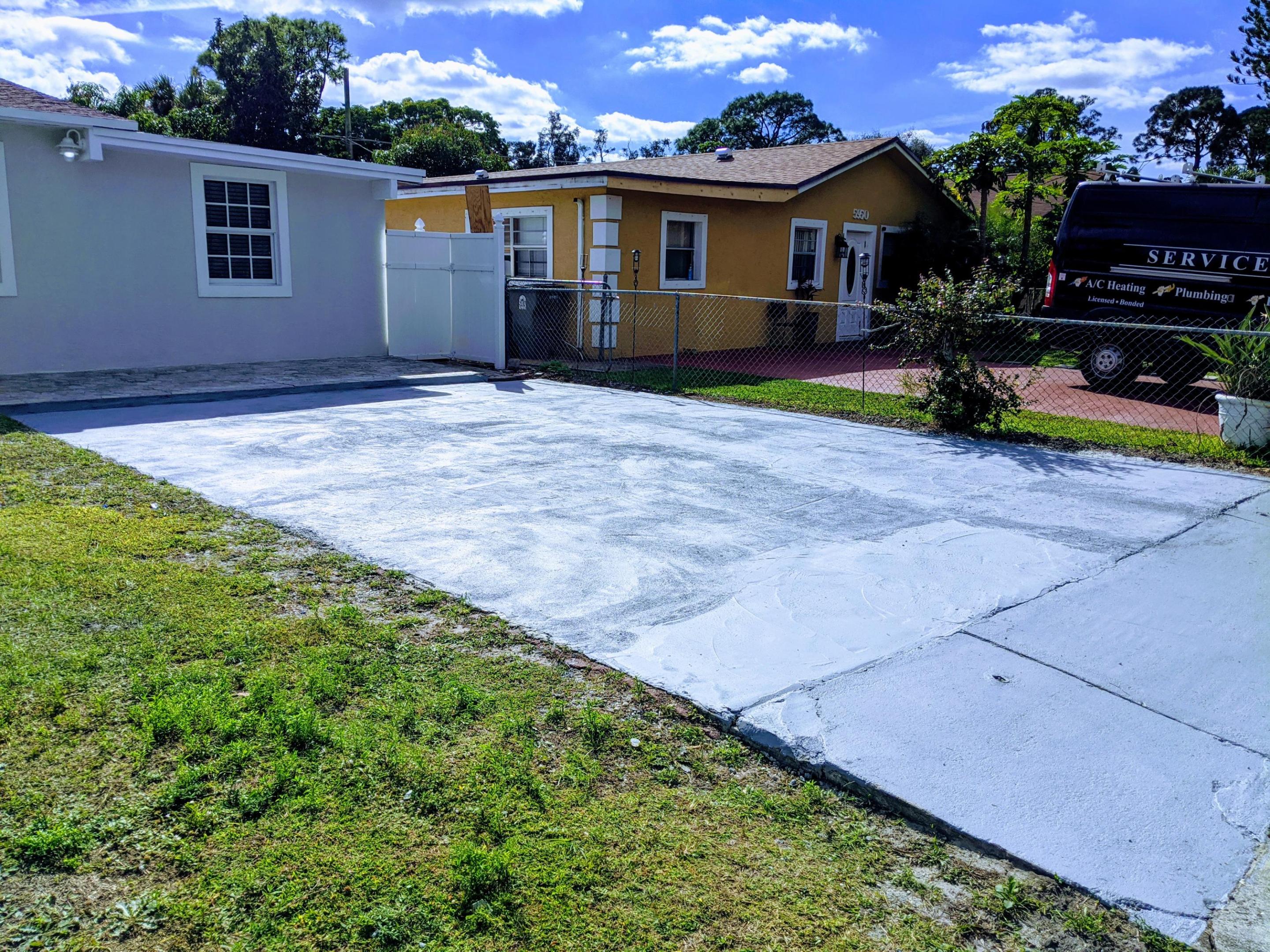 ROYAL PALM ESTATES 4 - Residential Lease