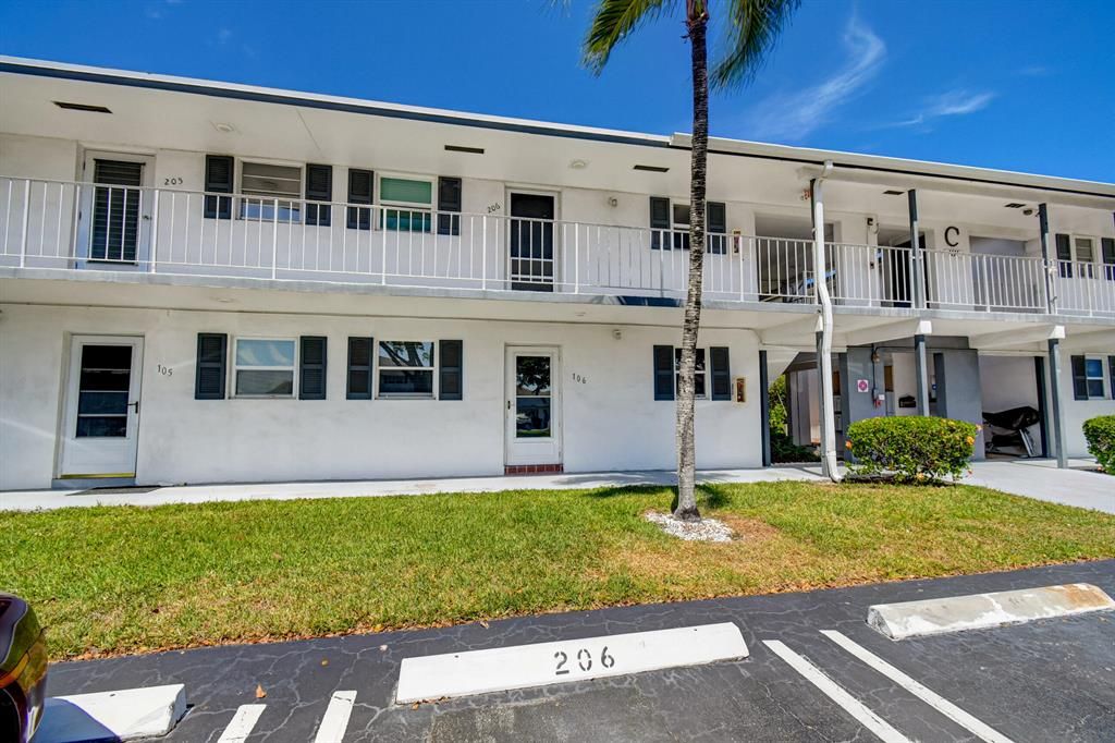 Photo of 1111 Lake Terrace #106, Boynton Beach, FL 33426 (MLS # R10875316)