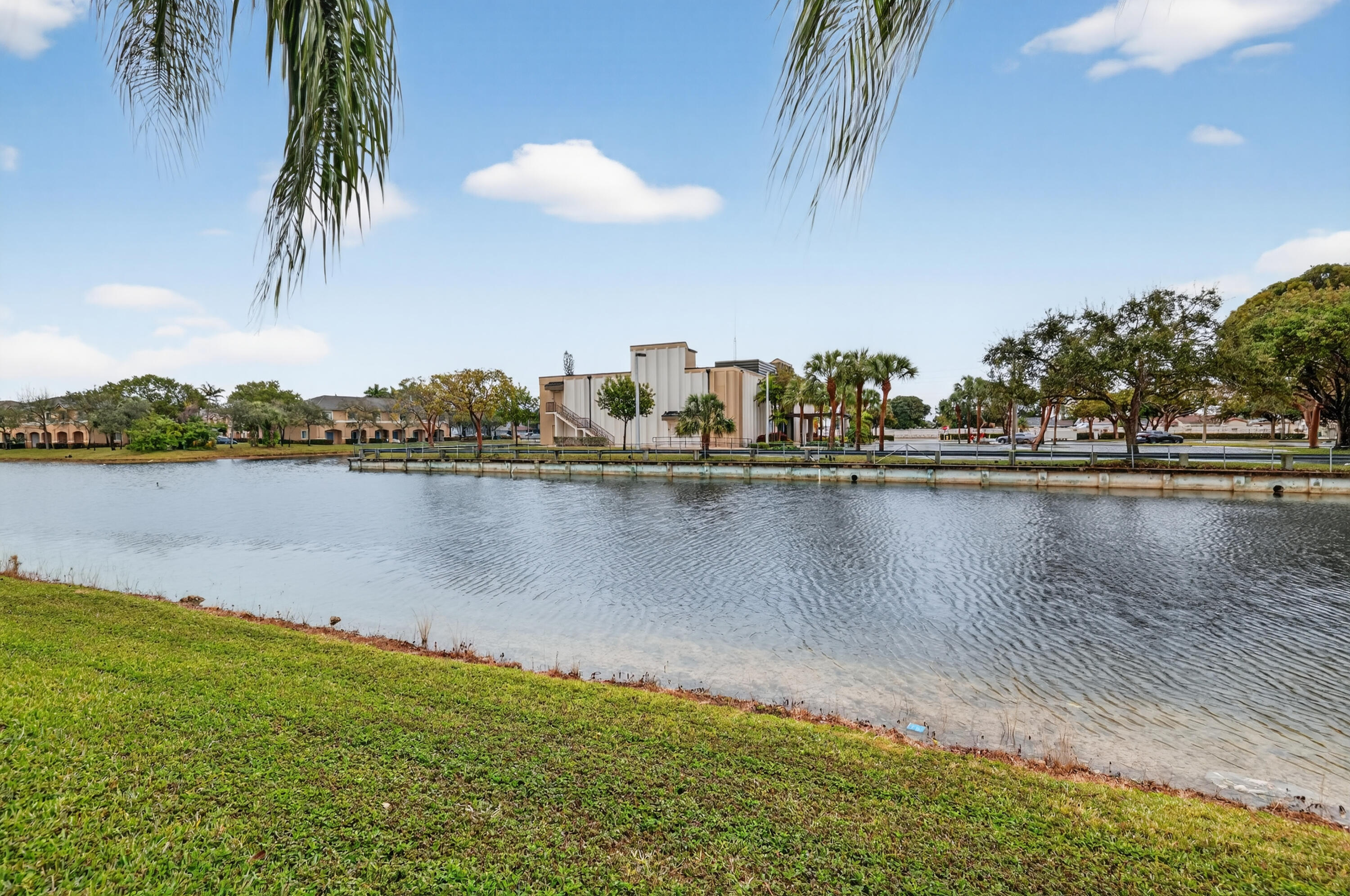 HAMPTON HILLS - Residential