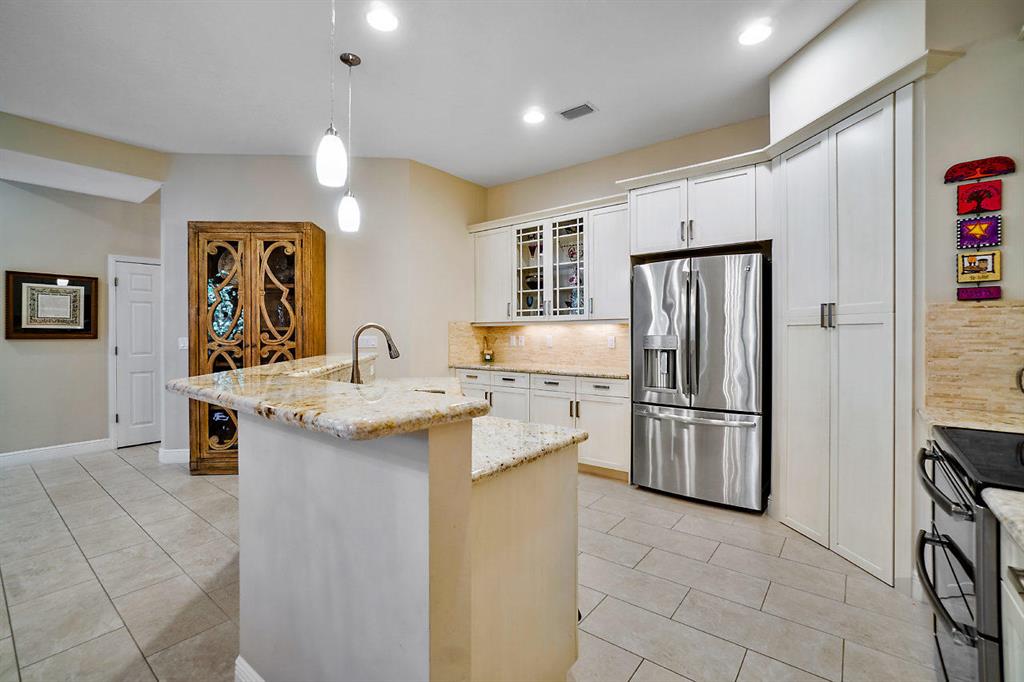 HAMPTON CAY - Residential