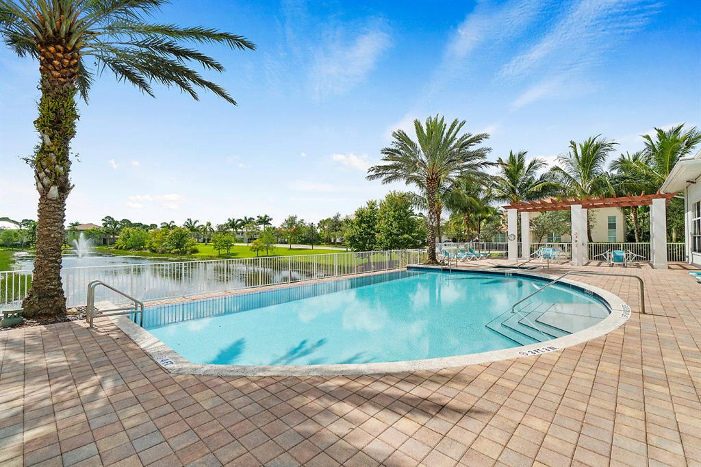 HAMPTON CAY - Residential