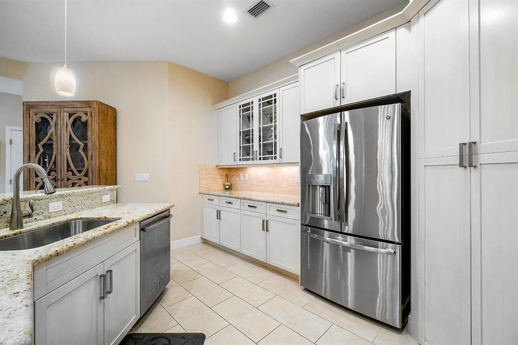 HAMPTON CAY - Residential