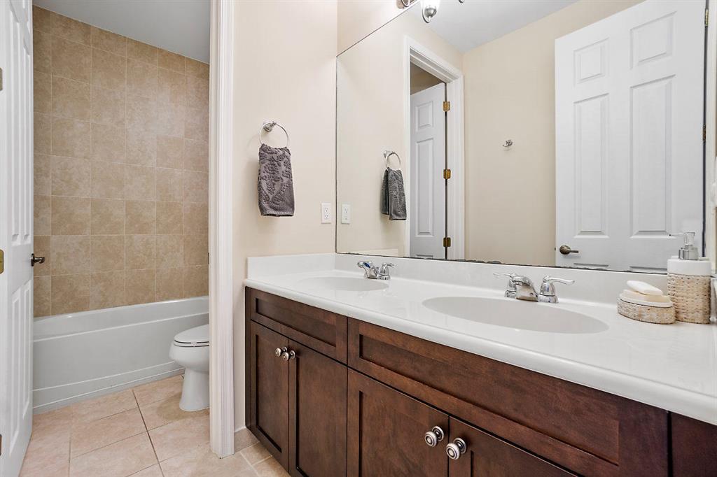 HAMPTON CAY - Residential