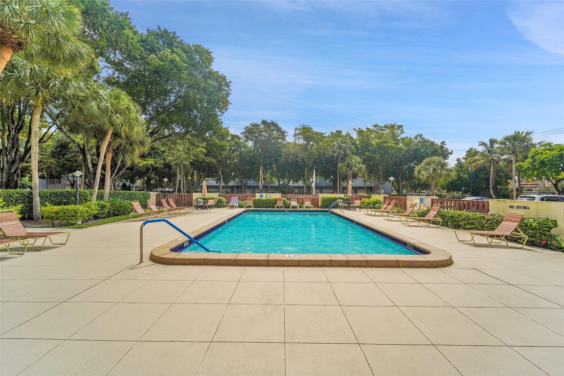 COUNTRY CLUB TOWERS OF CO - Residential