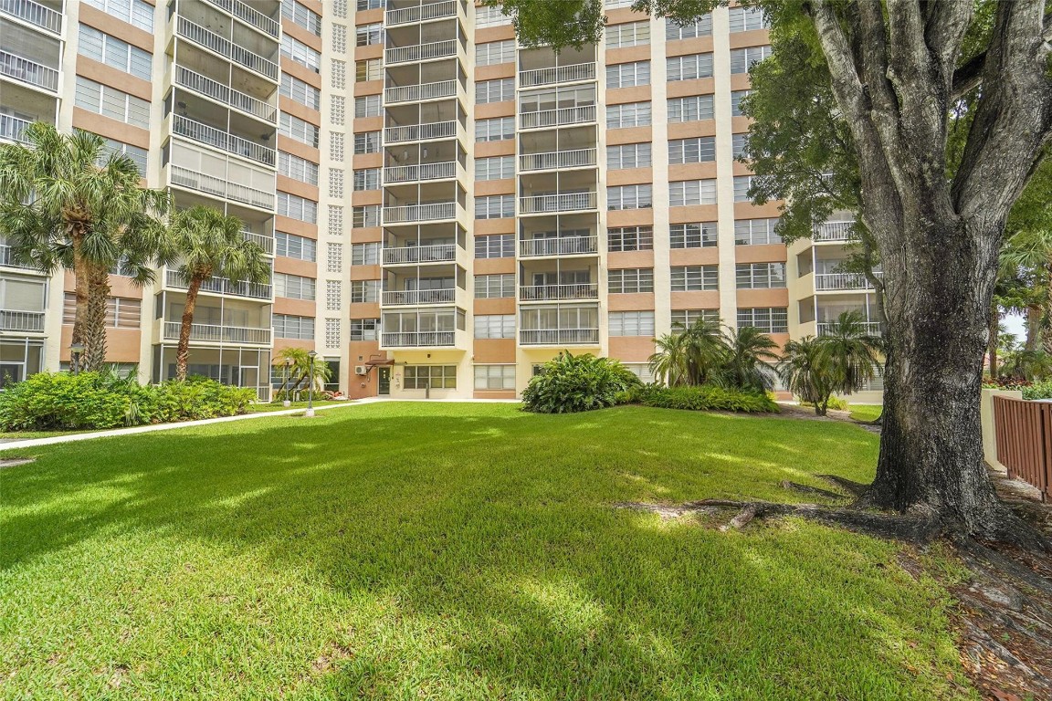 COUNTRY CLUB TOWERS OF CO - Residential