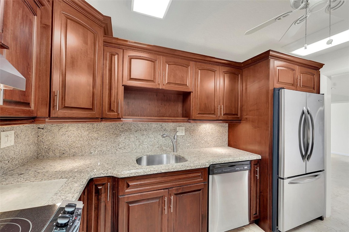 COUNTRY CLUB TOWERS OF CO - Residential