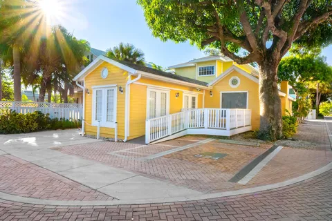 524 SW 3rd Street, Stuart, FL 34994 - MLS#: R10928323