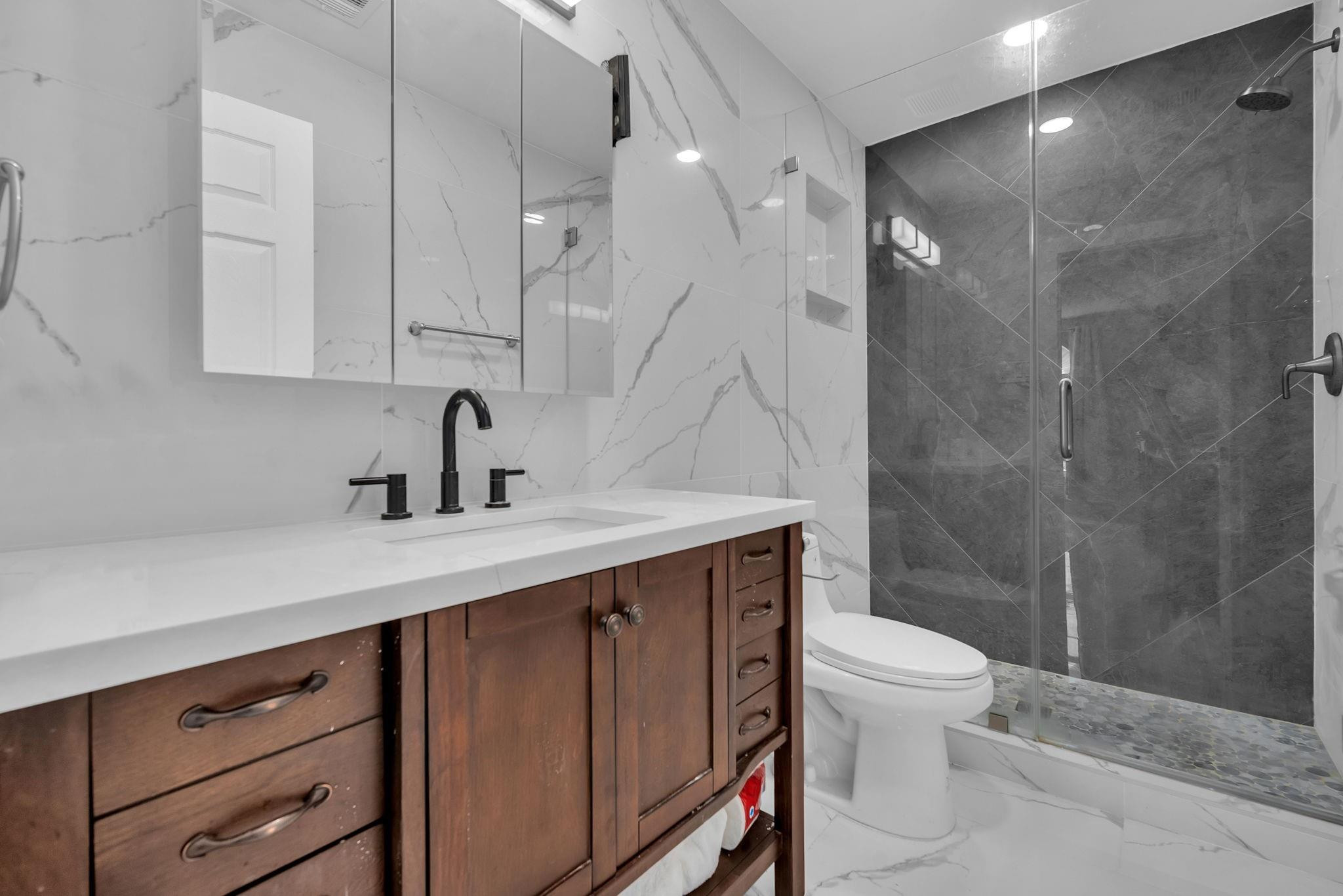 DAVIS ISLES SEC 5 - Residential Lease