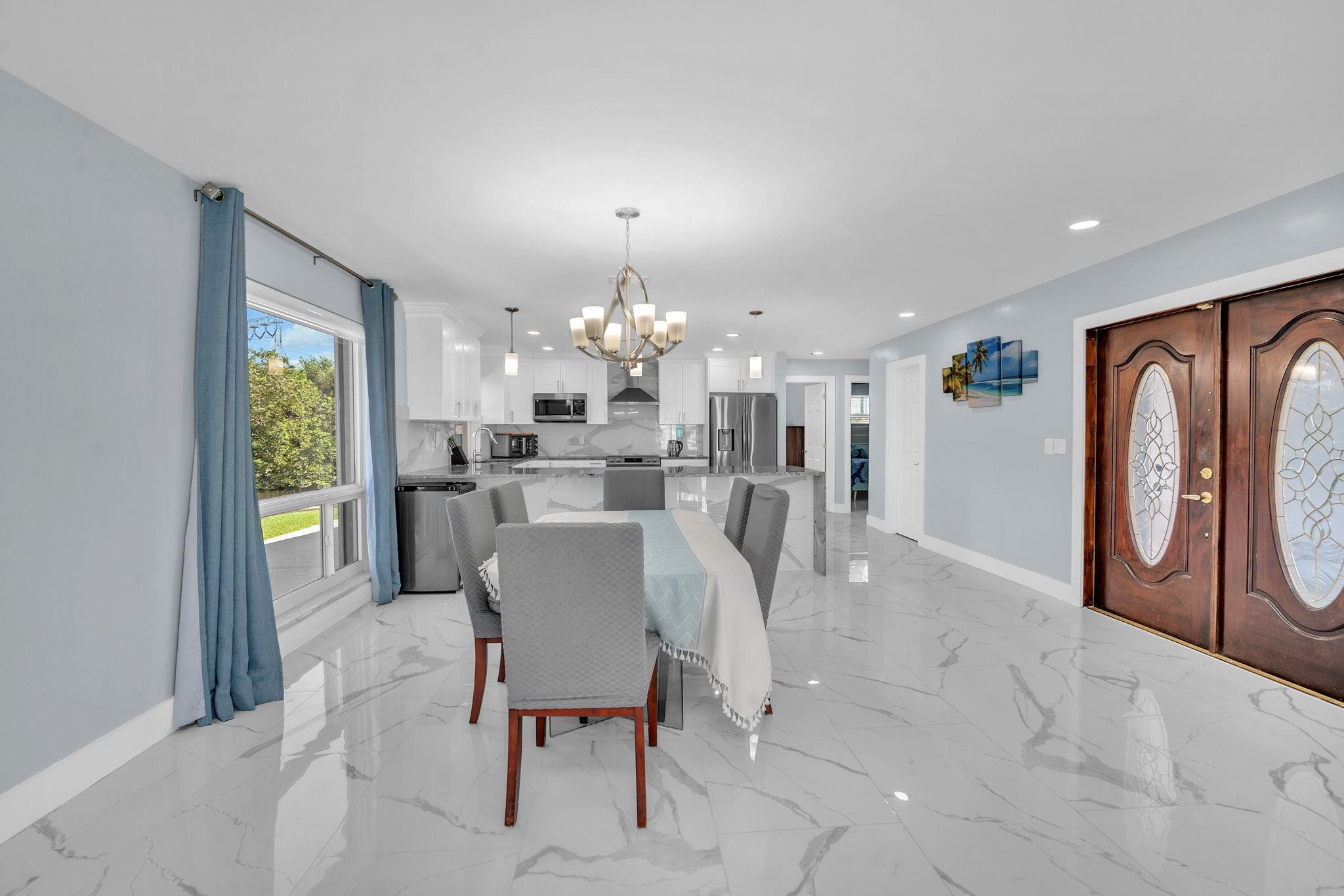 DAVIS ISLES SEC 5 - Residential Lease