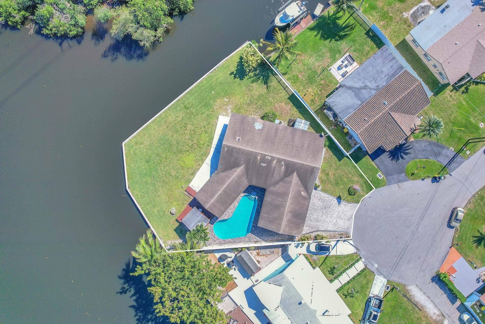 DAVIS ISLES SEC 5 - Residential Lease