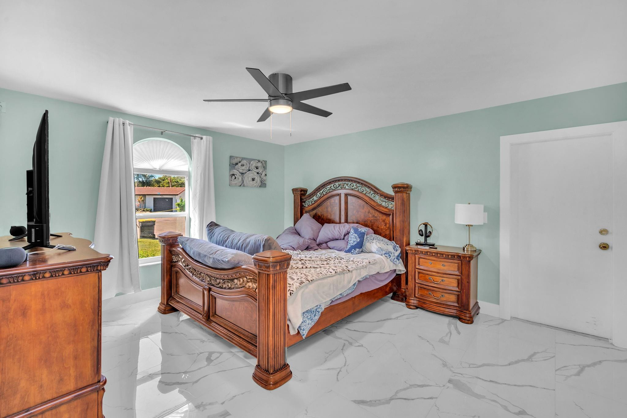 DAVIS ISLES SEC 5 - Residential Lease