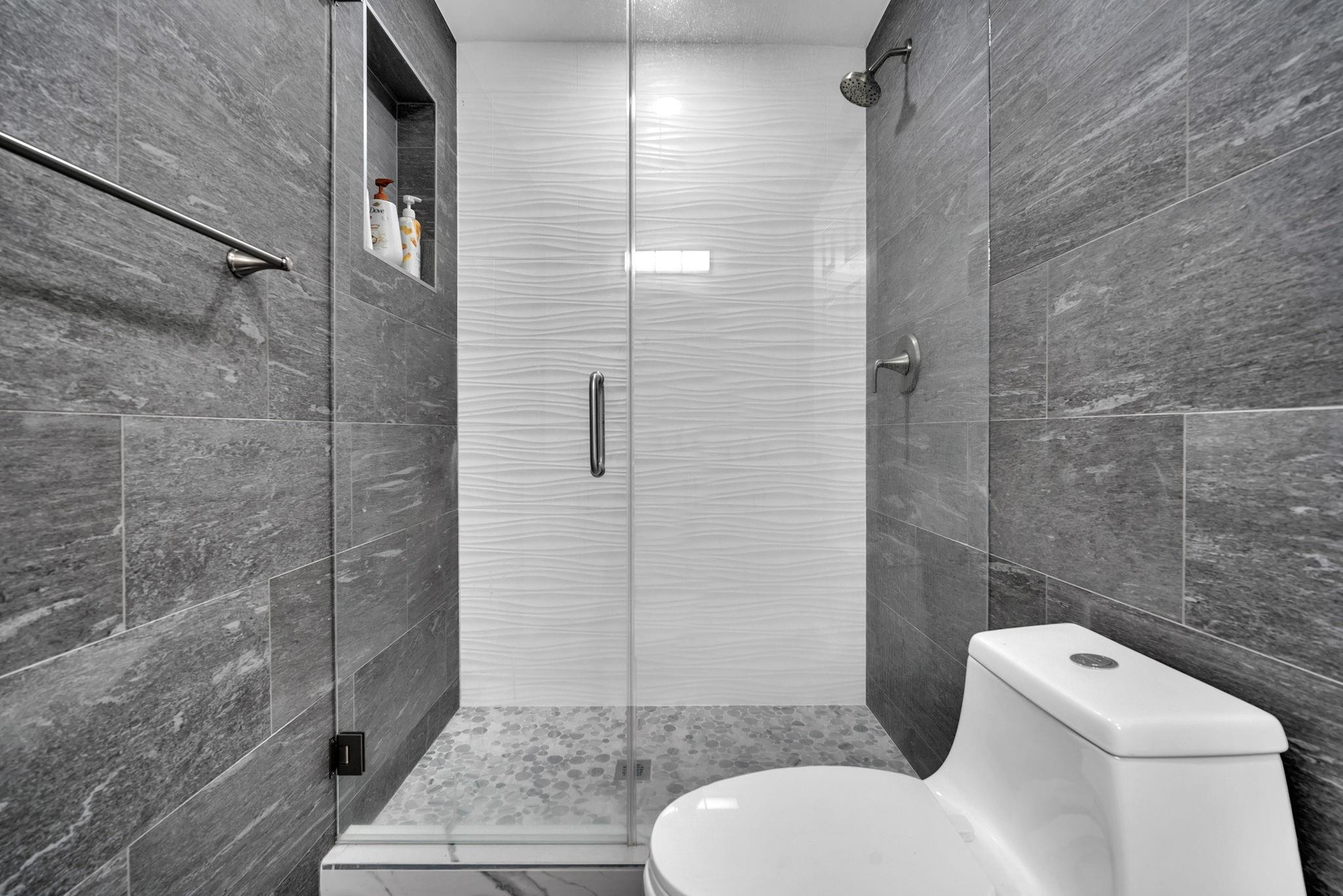 DAVIS ISLES SEC 5 - Residential Lease