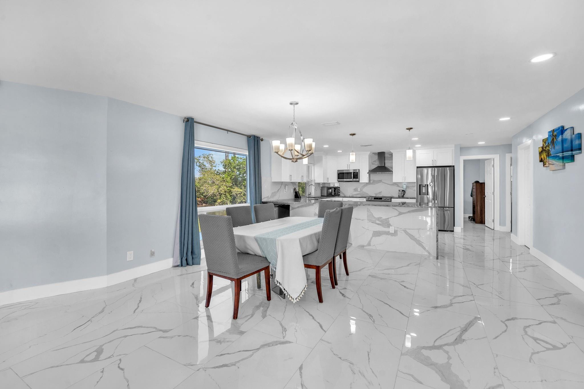 DAVIS ISLES SEC 5 - Residential Lease