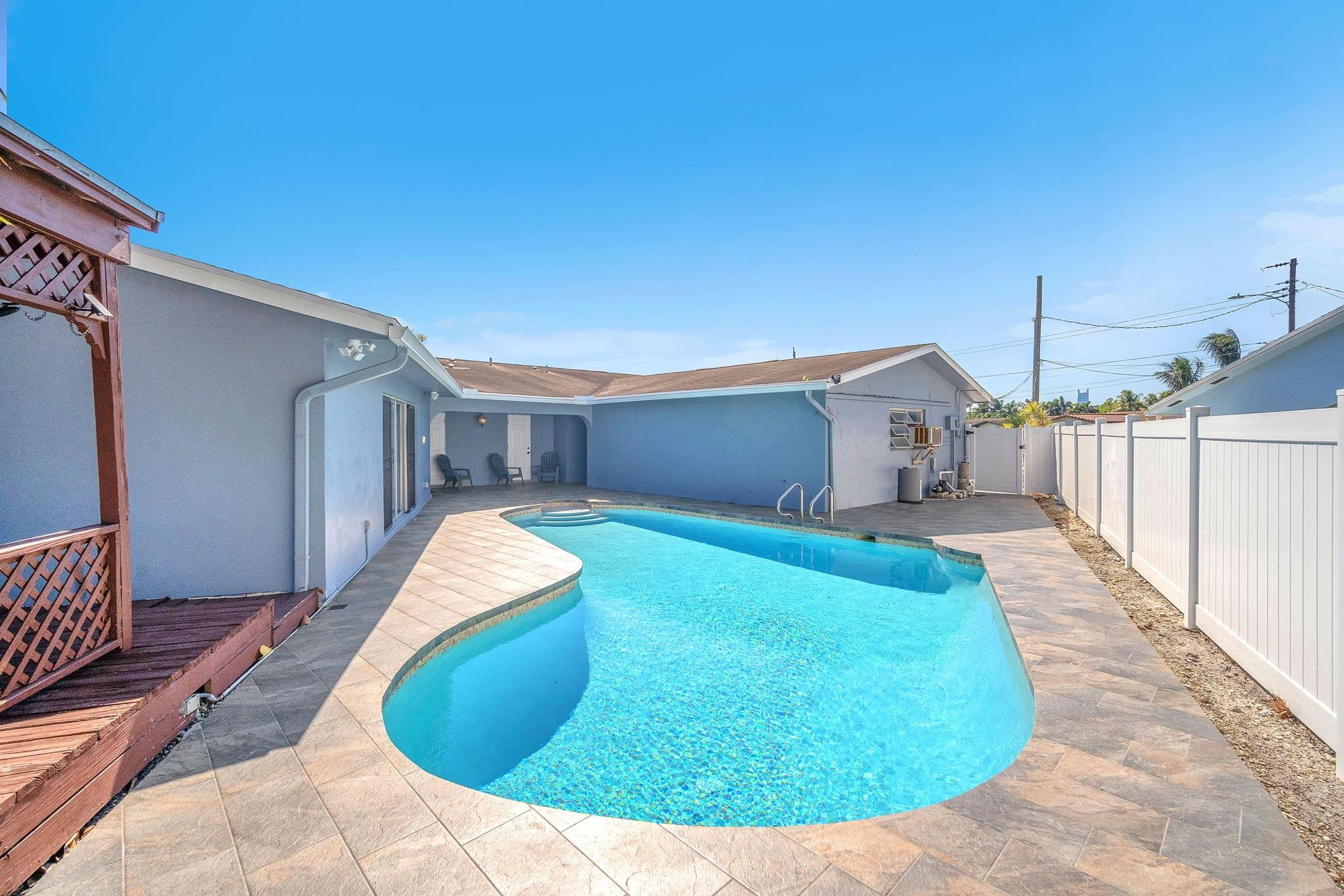 DAVIS ISLES SEC 5 - Residential Lease