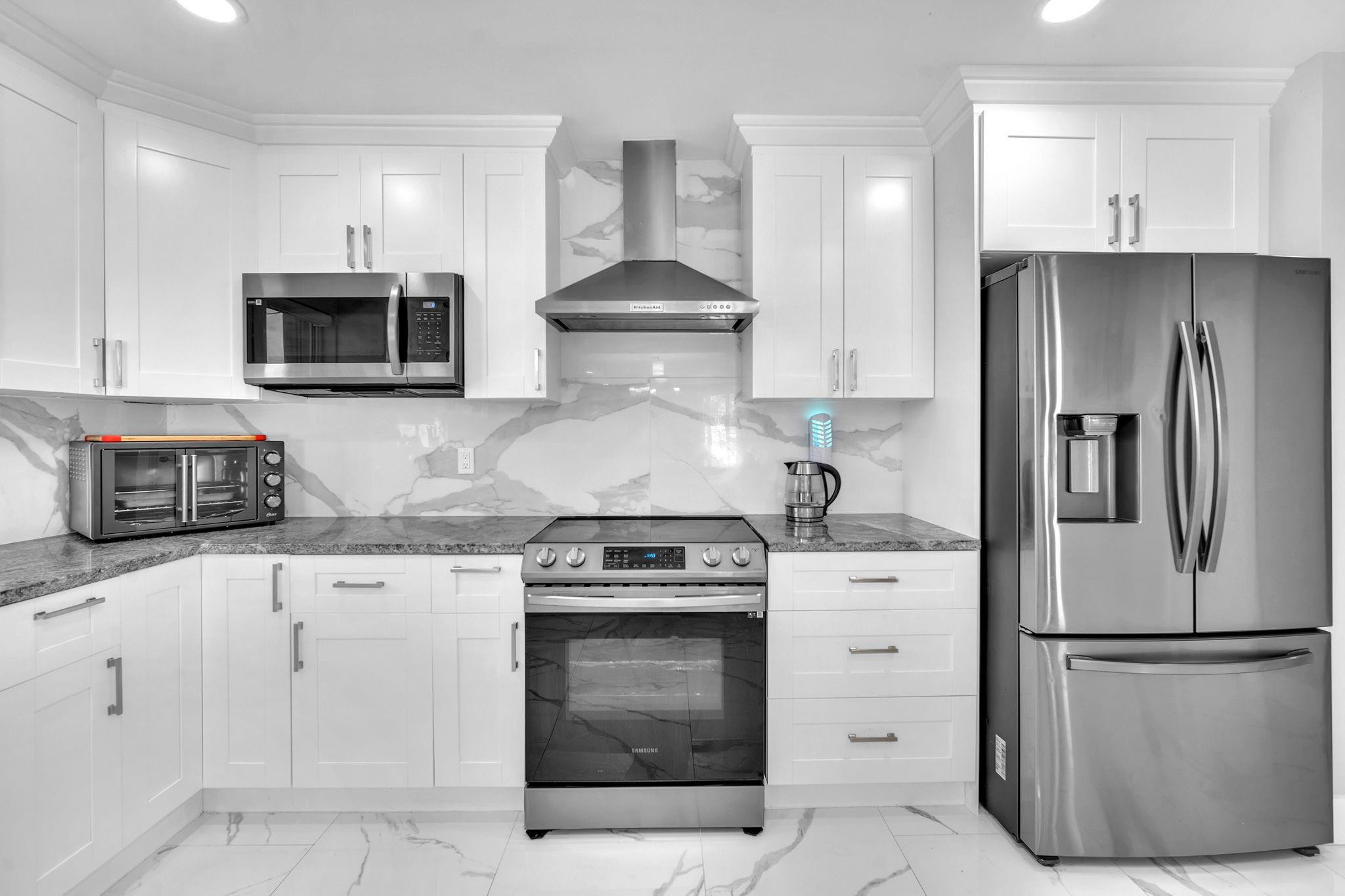 DAVIS ISLES SEC 5 - Residential Lease