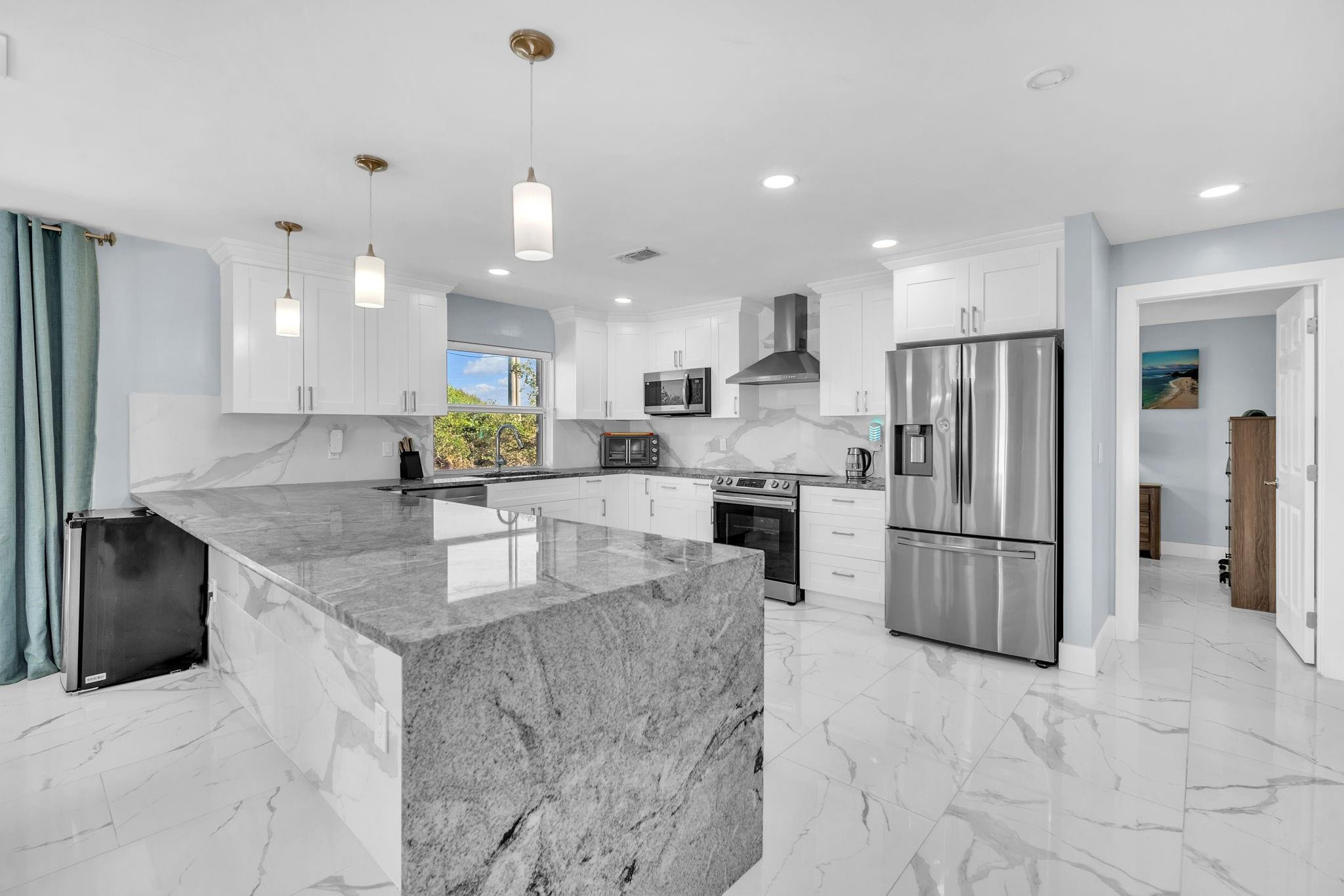 DAVIS ISLES SEC 5 - Residential Lease